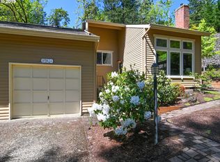 591 Lochmoor Pl, Eugene, OR 97405