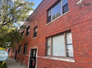 4811 W Warwick Ave #2W, Chicago, IL 60641