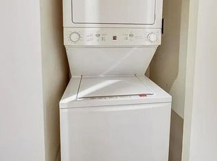 1423 W Oakdale Ave, Chicago, IL 60657