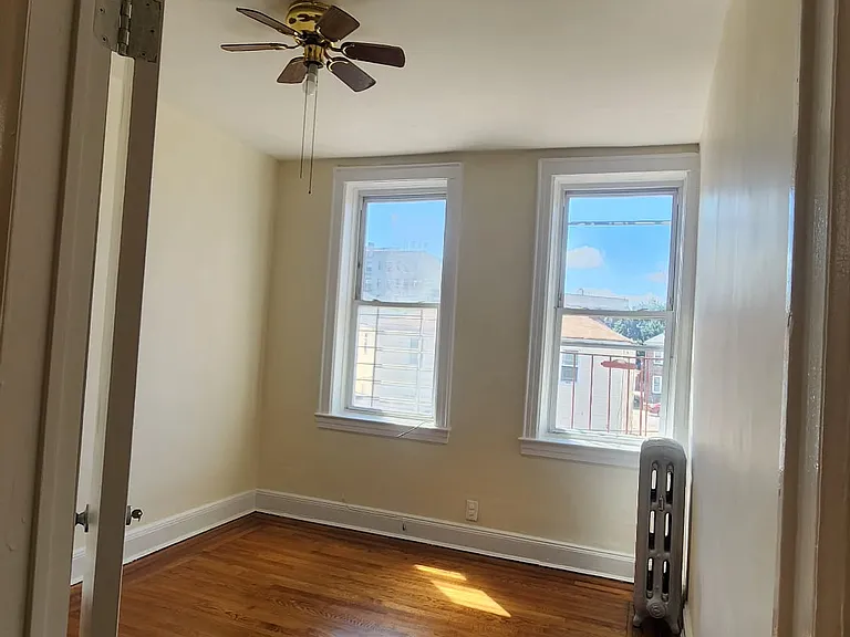 37-28 63rd St #2R — Photo 4