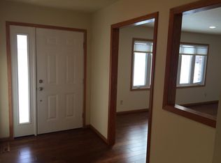 521 6th Ave NE, Devils Lake, ND 58301