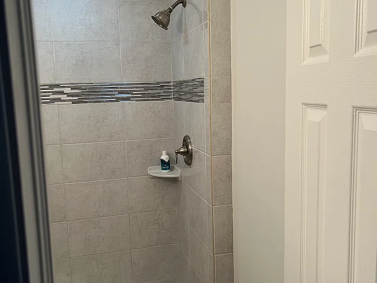 148 Mason Ave — Photo 5