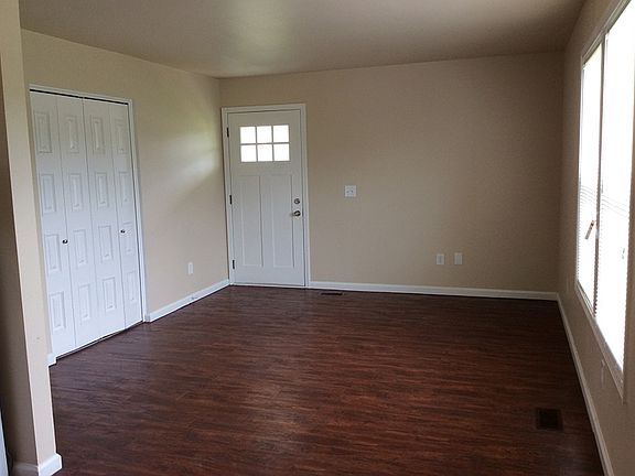 3rd image of 4107 Charter Oak Dr