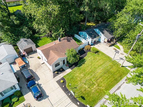 3rd image of 1476 Katrina Dr SE