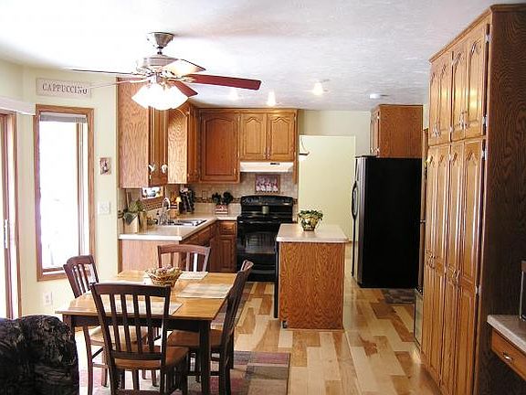 3rd image of 4423 Trent Dr