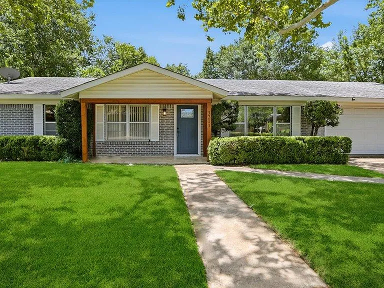 3211 John Campbells Trl — Photo 1