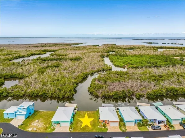 3019 Trawler Ln, Saint James City, FL 33956