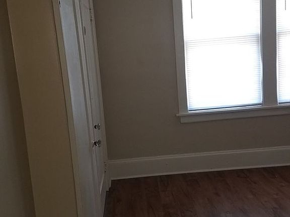 3rd image of 406 N Walnut St APT D