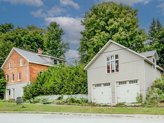 2nd image of 3095 Old Mill St