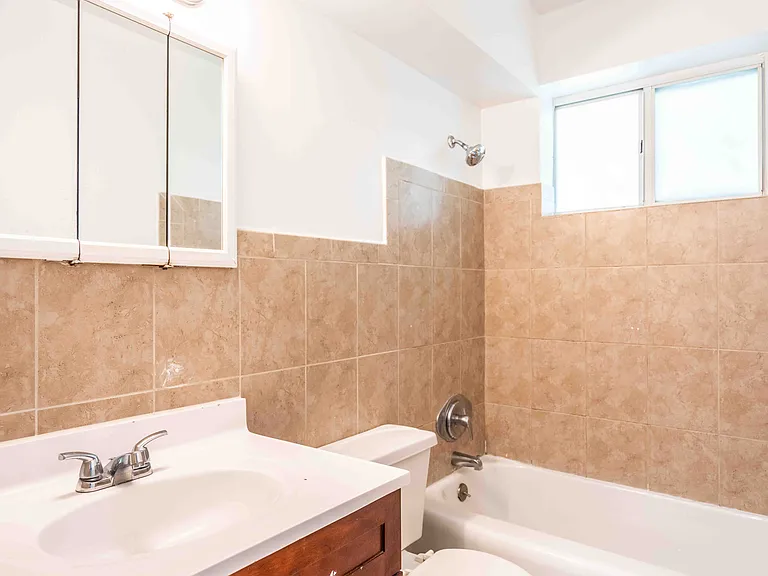 75 S Shore Dr #4B — Photo 17