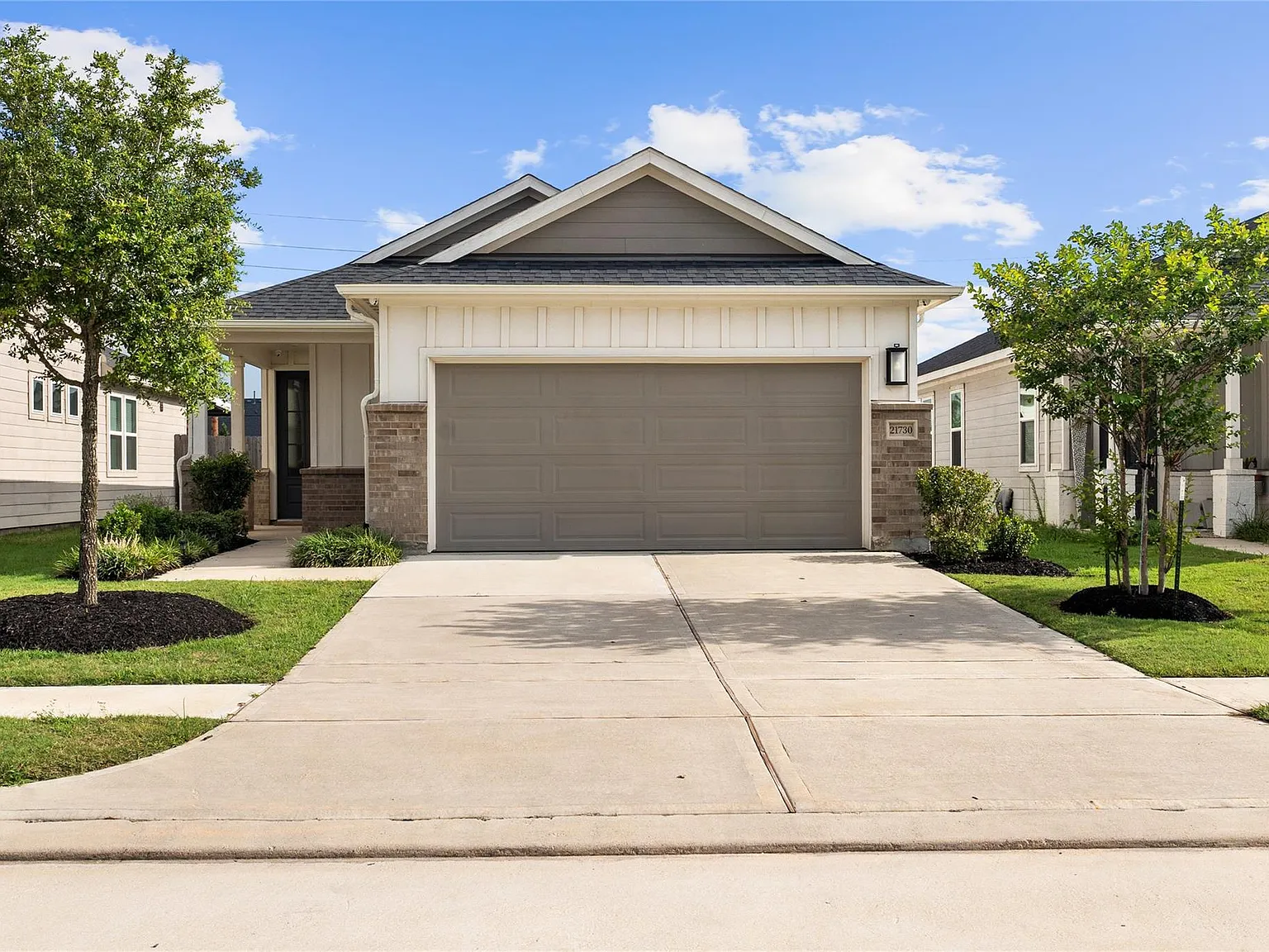 3 bed, 2.0 bath, 1351 sqft, $2,350 — Photo 1