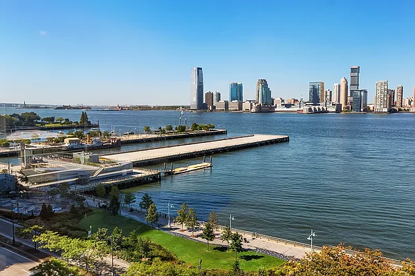 Sold by Coleman Real Estate Group | media 9