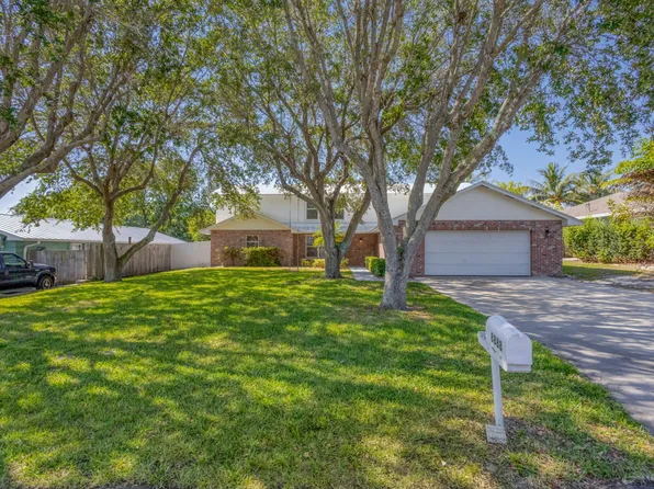 8888 SE Colony Street, Hobe Sound, FL 33455