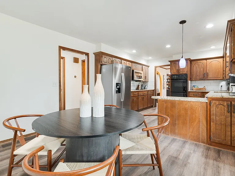 3121 Kent Dr — Photo 26