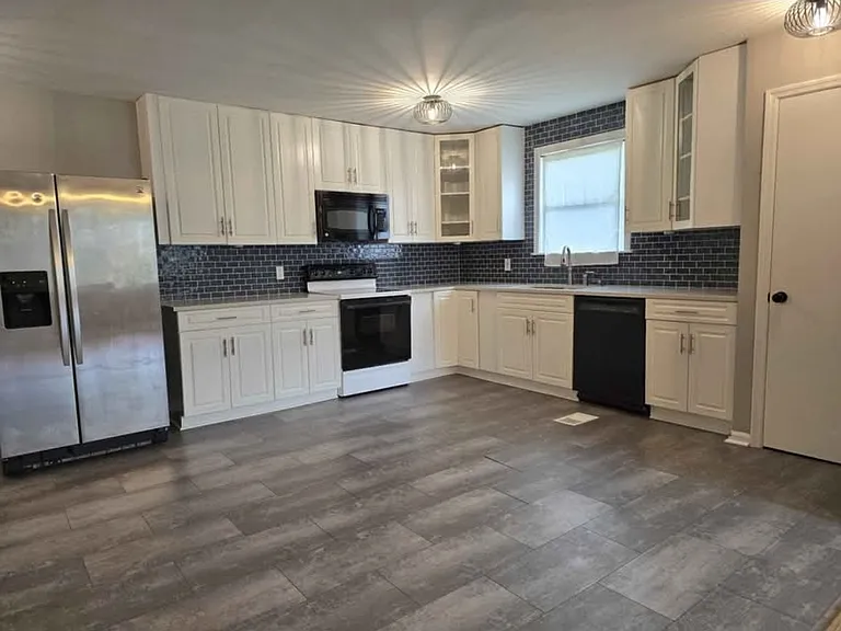 146 Cranwill Dr — Photo 3