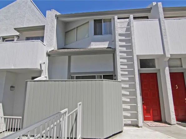 10911 Bluffside Dr APT 15, Studio City, CA 91604