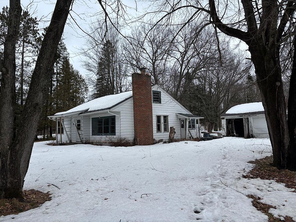 1st image of 2846 Crescent Rd