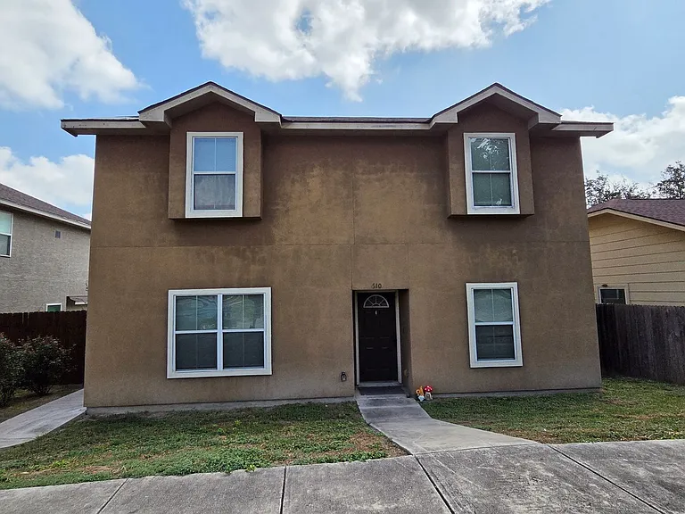 610 Meadow Arbor Ln #2 — Photo 1