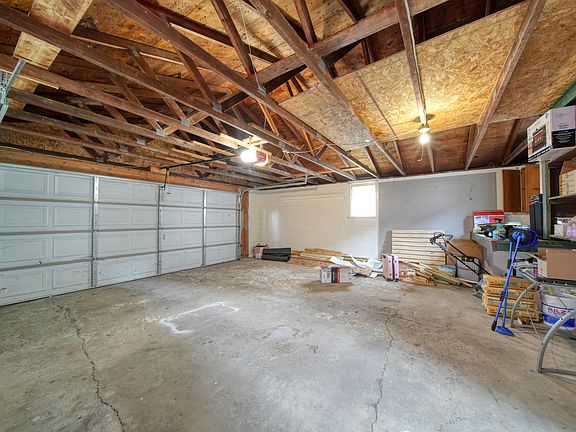 4th image of 933 Varden Dr