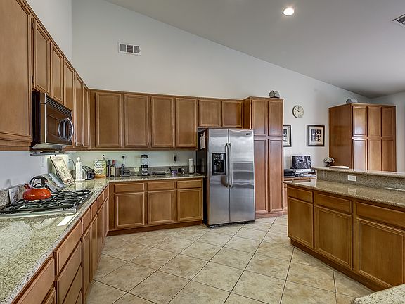 3rd image of 28179 Arborglenn Dr