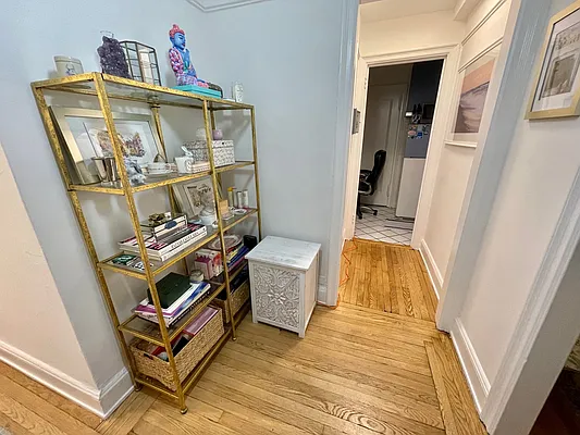 Rented by Buchbinder & Warren | media 10