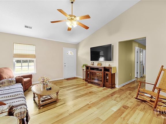 4th image of 106 Blackwater Way