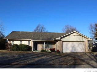 172 Granada Dr, Mannford, OK 74044