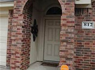 812 Mesquite Dr, Burleson, TX 76028