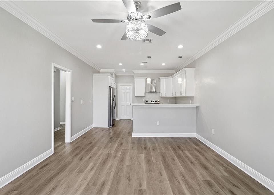 30 Ashton Cox Dr, Gretna, LA 70053 Zillow