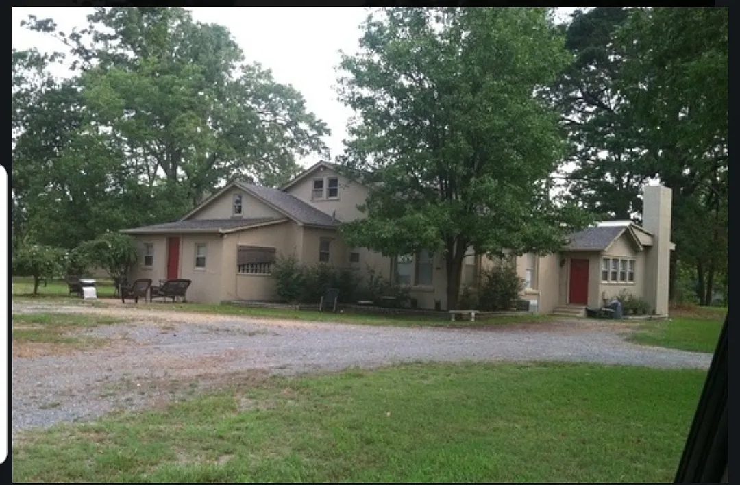Opal Lake - 301-A Opal Lake Dr. — Photo 1