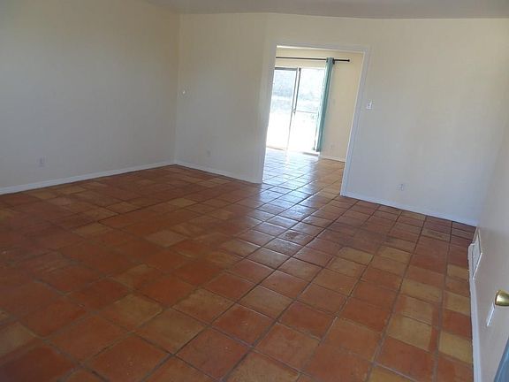 3rd image of 6040 Isabella Dr