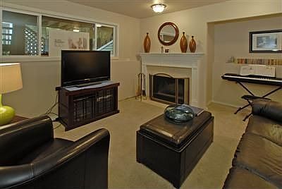 2nd image of 10128 NE 124th Pl