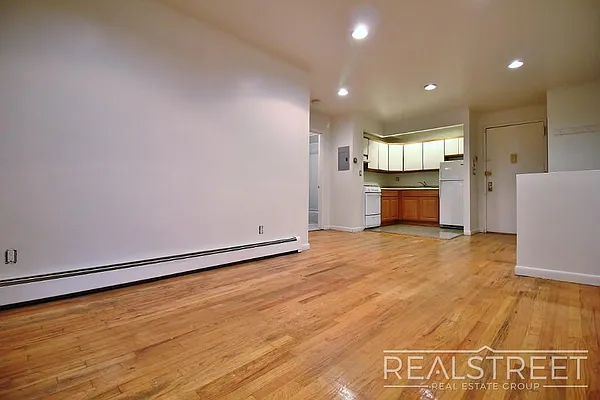 Rented by Real Street Inc | media 6