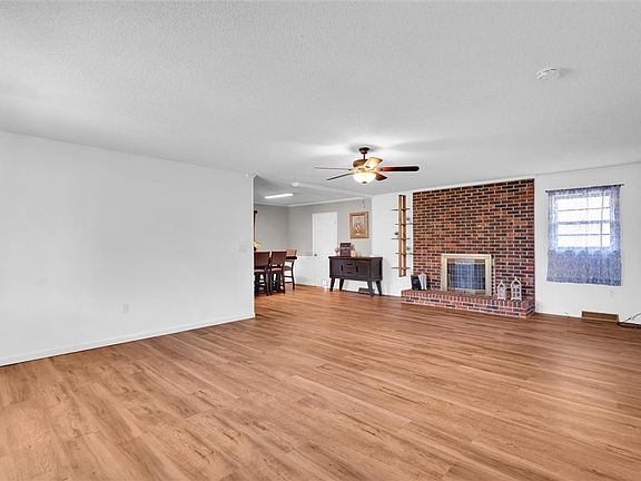 4th image of 103 Princess Ave