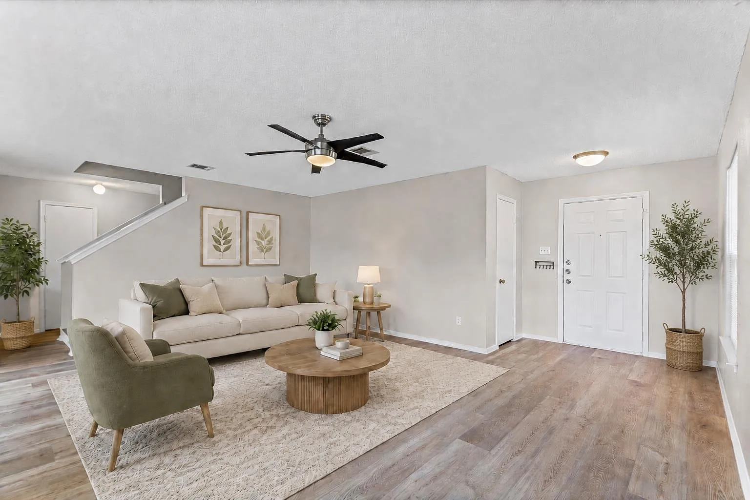 3 bed, 2.5 bath, 1832 sqft, $1,850 — Photo 3