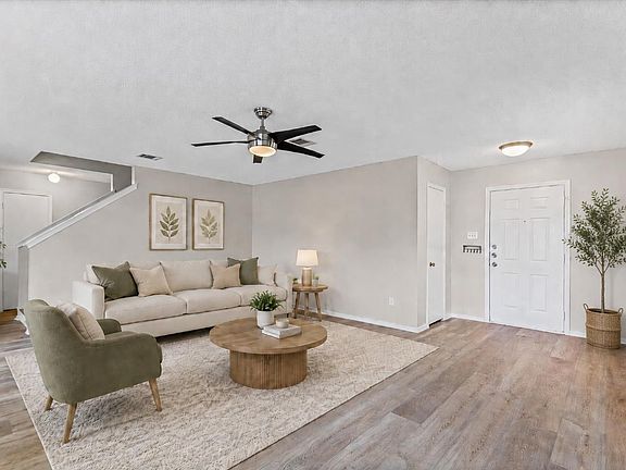 3rd image of 2423 Byfield Dr