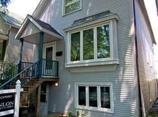 1718 W Nelson St, Chicago, IL 60657