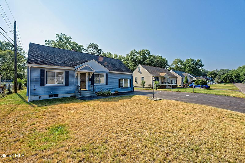 2nd image of 1821 Cassella Road