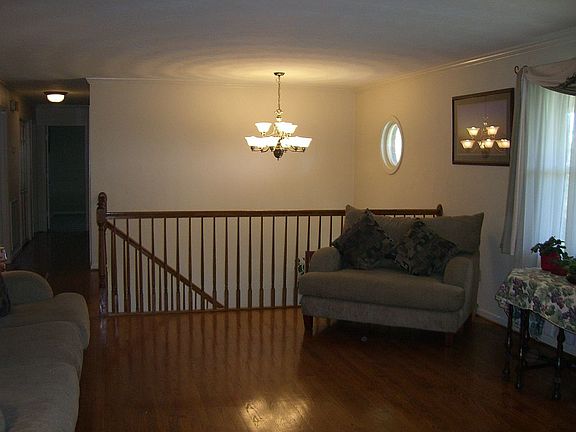 4th image of 4005 Blandfield Dr