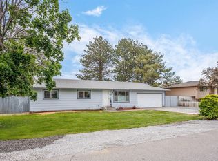 6005 W Okanogan Loop, Kennewick, WA 99336