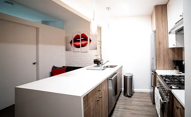 Rented by Urban Real Estate Property Group Inc | media 19