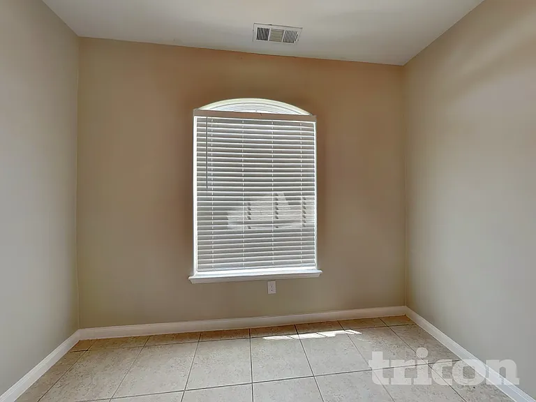 135 Houston Pl — Photo 5