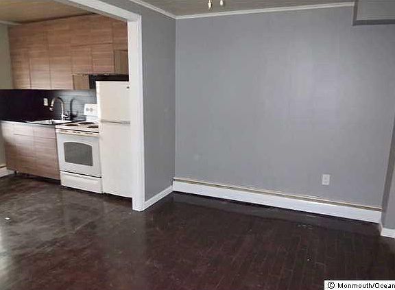 4th image of 106 Lake Ave Side 6