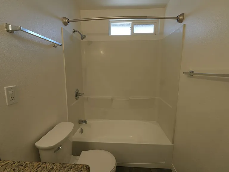5157-5205 1/2 Santa Ana St — Photo 17