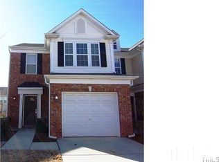 8327 Pilots View Dr, Raleigh, NC 27617