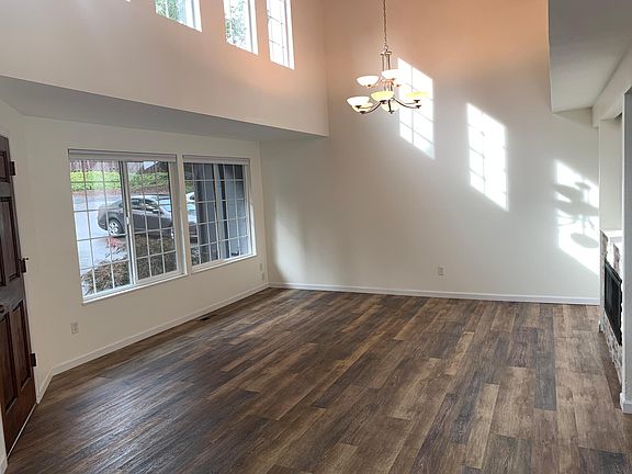 5th image of 10124 Tommy Pl NE Unit B