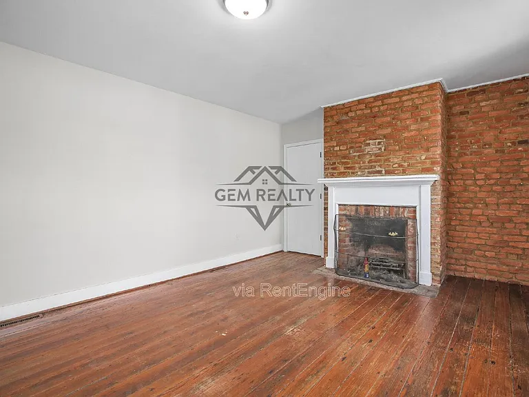 710 Caroline St #D — Photo 12