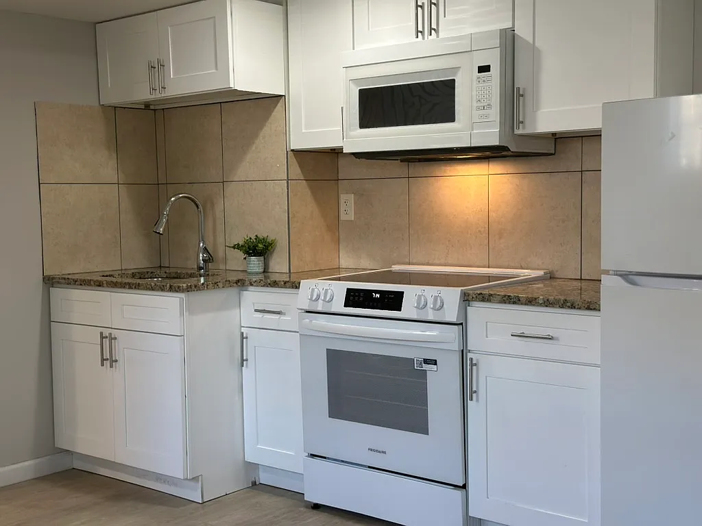 1 bed, 500 sqft, $925 — Photo 2