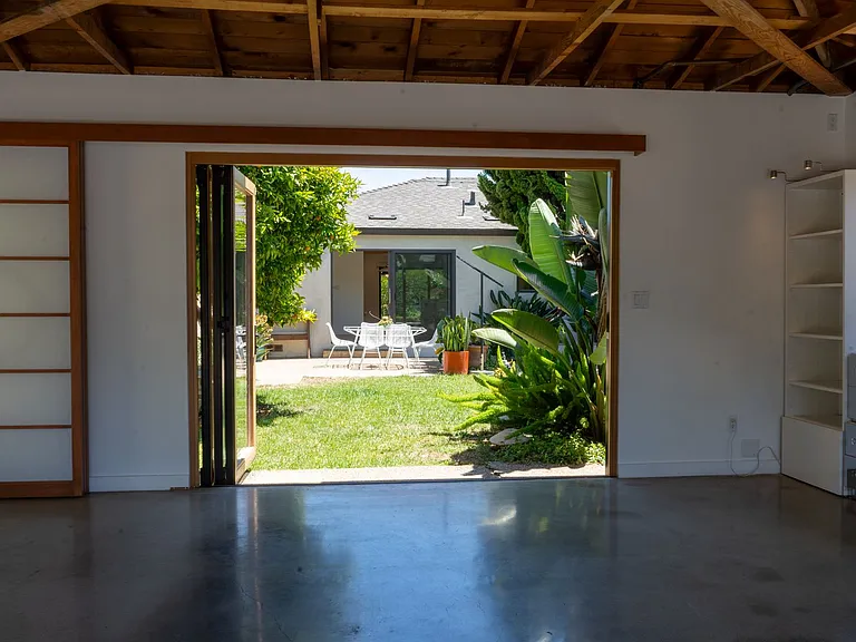 2211 Ashland Ave — Photo 28