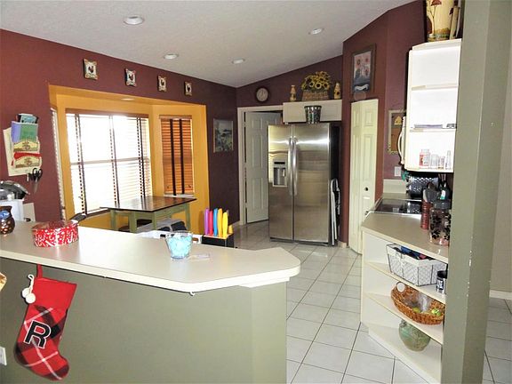 3rd image of 185 Monterey Way